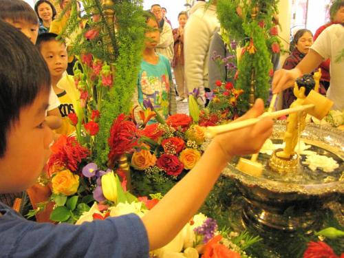 2012-bathing-buddha-ceremony 7826746068 o